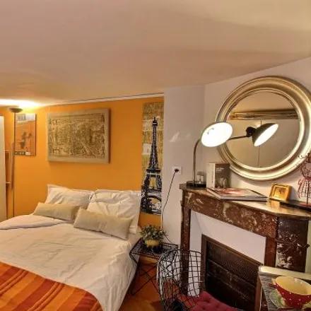 Image 5 - 9 Quai de Bourbon, 75004 Paris, France - Apartment for rent