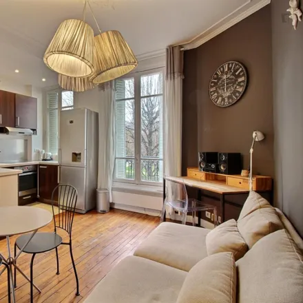Image 4 - 9 Rue Rousselet, 75007 Paris, France - Apartment for rent