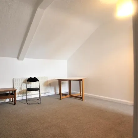 Image 2 - 19-21 The Broadway, Horsell, GU21 5AP, United Kingdom - Apartment for rent