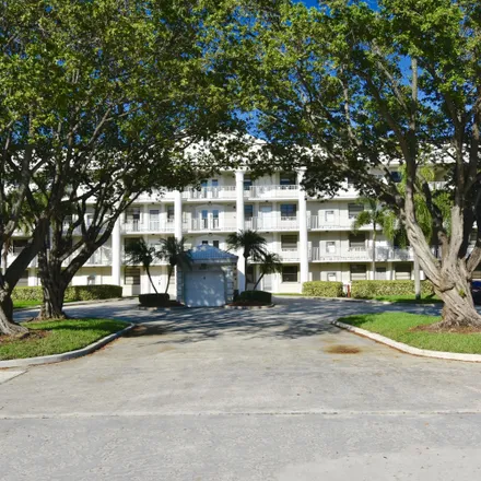 Buy this 2 bed condo on 6201 West Camino Real in Boca Del Mar, Palm Beach County