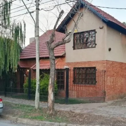 Buy this studio house on Fernández de la Cruz 1204 in Partido de Ituzaingó, B1714 LVH Ituzaingó