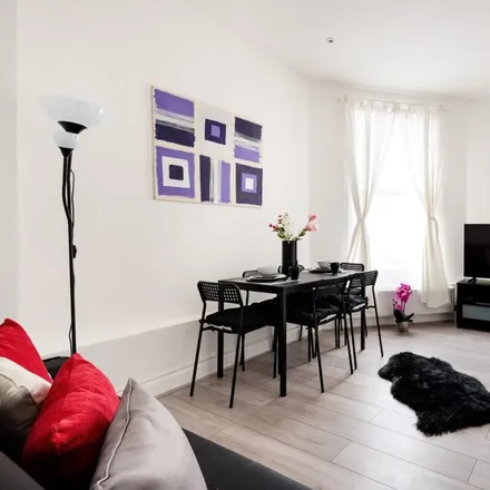 Rent this 2 bed apartment on Greggs in 411 North End Road, London
