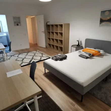 Rent this 4 bed room on Rua da Quinta das Palmeiras in 2780-105 Oeiras, Portugal