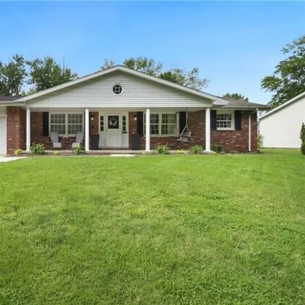 Buy this 4 bed house on 563 Coolidge Avenue in Charleston, IL 61920