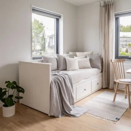 Rent this 6 bed apartment on Väringevägen 10 in 192 32 Sollentuna kommun, Sweden