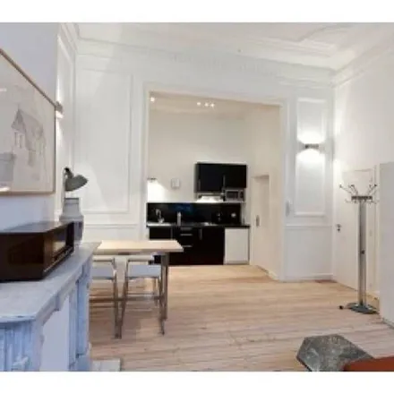 Rent this 1 bed apartment on Rue de Suisse - Zwitserlandstraat 23 in 1060 Saint-Gilles - Sint-Gillis, Belgium