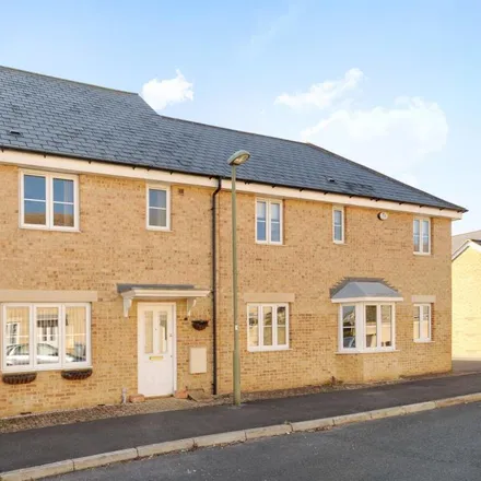 Rent this 3 bed house on Stocks Walk in Carterton, OX18 1LE