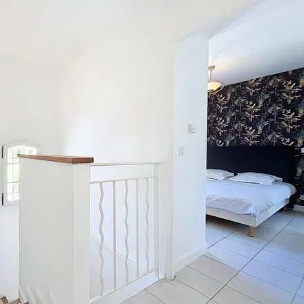 Rent this 4 bed house on unknown Rue du Général et Lieutenant Lavergne in 47300 Bias, France