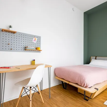 Rent this 2 bed apartment on Georg-Voigt-Straße 15 in 60325 Frankfurt, Germany