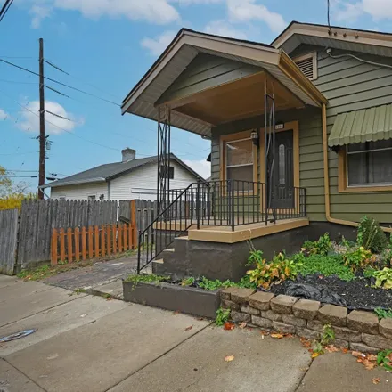 Buy this 1 bed house on 2206 Center Street in Covington, KY 41014