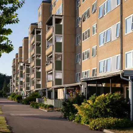 Rent this 2 bed apartment on Fjällviolen in 424 48 Göteborgs Stad, Sweden