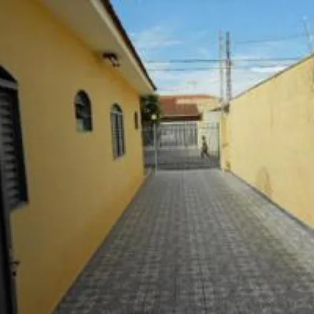 Buy this 3 bed house on Rua Catanduva in Jardim Vetorasso, São José do Rio Preto - SP
