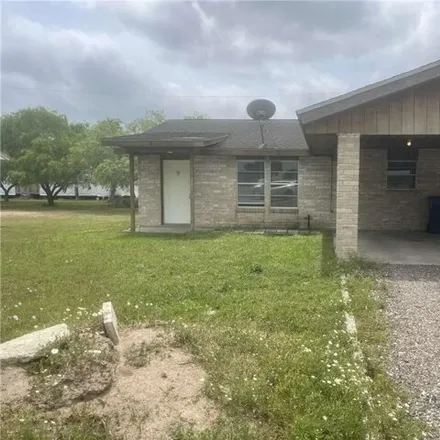 Rent this 2 bed house on 304 Gardner Street in Woodsboro, Refugio County