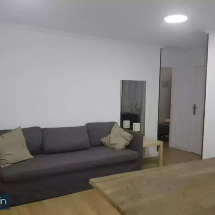Rent this 3 bed apartment on Carrer d'Albocàsser in 25, 46020 Valencia