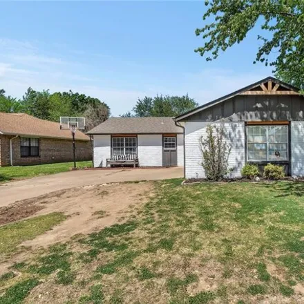 Image 2 - 618 West 19th Street South, Claremore, OK 74019, USA - House for sale