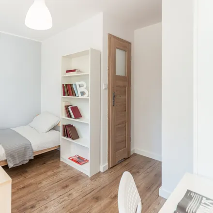 Rent this 9 bed room on Starościńska 10/12 in 02-516 Warsaw, Poland