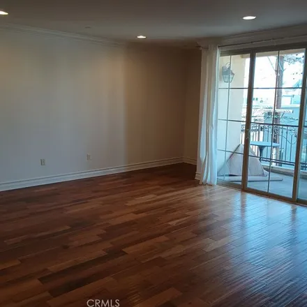 Rent this 2 bed apartment on 871 North Hudson Avenue in Los Angeles, CA 90038
