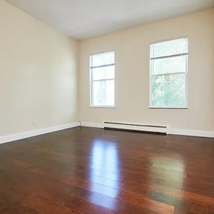 Image 4 - 65 Brookline St Apt 4, Cambridge, Massachusetts, 02139 - Apartment for rent