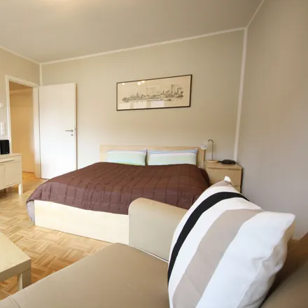 Rent this 2 bed apartment on Heidmannsbusch 2 in 45133 Essen, Germany