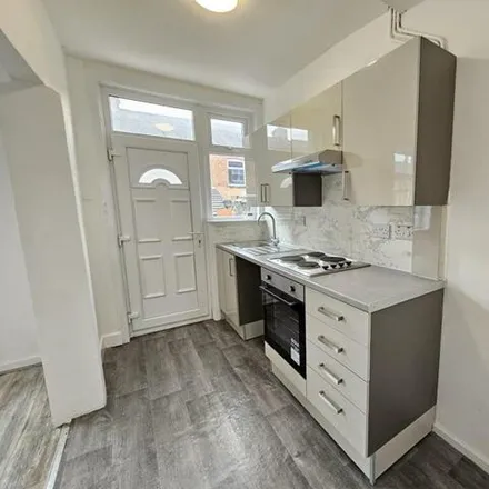 Image 5 - Clevedon Street, Manchester, M9 5PA, United Kingdom - Townhouse for rent