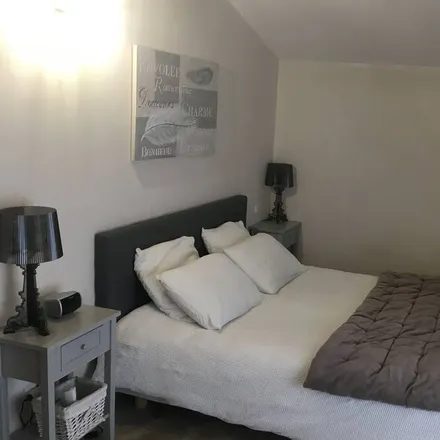 Rent this 3 bed house on 30126 Saint-Laurent-des-Arbres