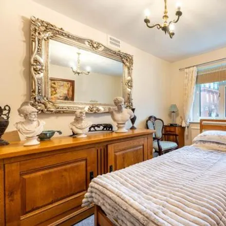 Image 3 - 10 Peter Avenue, Willesden Green, London, NW10 2AN, United Kingdom - Apartment for sale