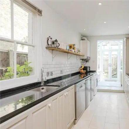 Image 3 - 22 Lock Road, London, TW10 7LH, United Kingdom - Townhouse for sale