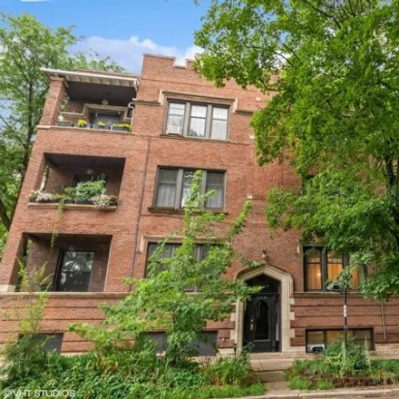 Rent this 3 bed condo on 1346-1356 West Rosemont Avenue in Chicago, IL 60660