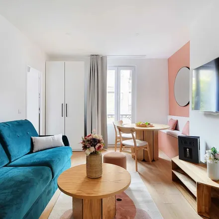 Image 4 - 28 Rue Ramey, 75018 Paris, France - Apartment for rent
