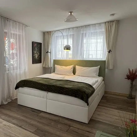 Rent this 1 bed apartment on Steinsfeld in Pfarrgasse, 91628 Rothenburg ob der Tauber (VGem)