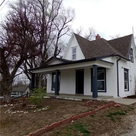 Buy this 2 bed house on 1064 Rose Avenue in Excelsior Springs, MO 64024