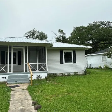 Buy this 2 bed house on 3142 Orleans Street in Mobile, AL 36606
