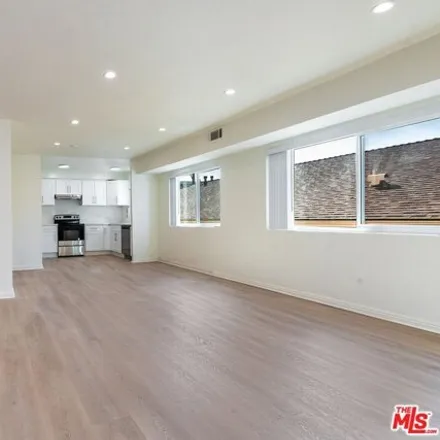 Image 2 - 406 N Palm Dr Apt 204, Beverly Hills, California, 90210 - Condo for rent
