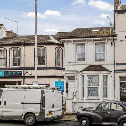 Rent this 2 bed apartment on Dover Road Post Office in Dover Road, Folkestone