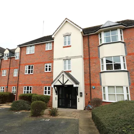 Rent this 2 bed apartment on Birch End in Warwick, CV34 5GQ