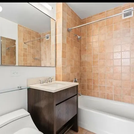 Image 7 - 305 East 63rd Street, New York, NY 10065, USA - Apartment for rent