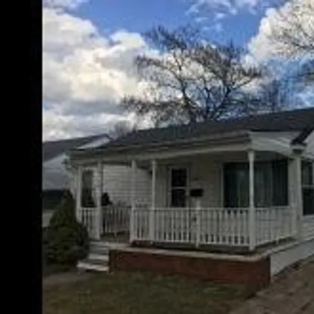 Image 1 - 277 West Cowan Avenue, Madison Heights, MI 48071, USA - House for rent