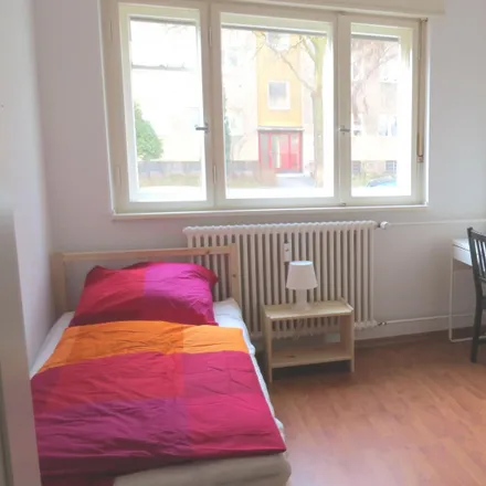 Rent this 3 bed room on Bandelstraße 9 in 10559 Berlin, Germany