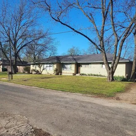 Rent this 3 bed house on 268 South Prairie Street in Pilot Point, TX 76258