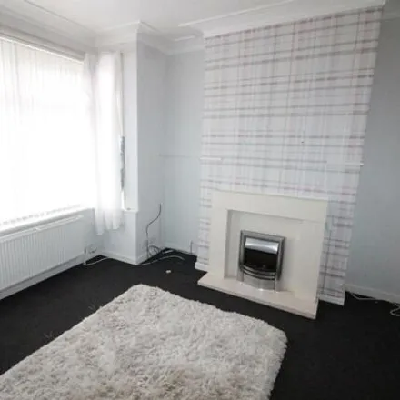 Image 2 - Roseberry View, Thornaby-on-Tees, TS17 7HP, United Kingdom - Townhouse for sale