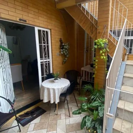 Buy this 2 bed house on Rua Professor Henrique Ferreira Gomes in Centro, Duque de Caxias - RJ