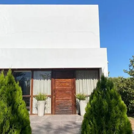 Image 2 - Los Juncos, Departamento San Lorenzo, Roldán, Argentina - House for sale