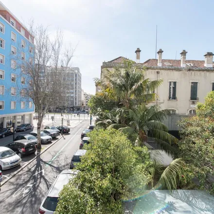 Image 1 - Avenida Visconde de Valmor 20, 1000-292 Lisbon, Portugal - Apartment for rent