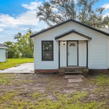 Buy this 2 bed house on 3911 Auburn Street in Lake Charles, LA 70607