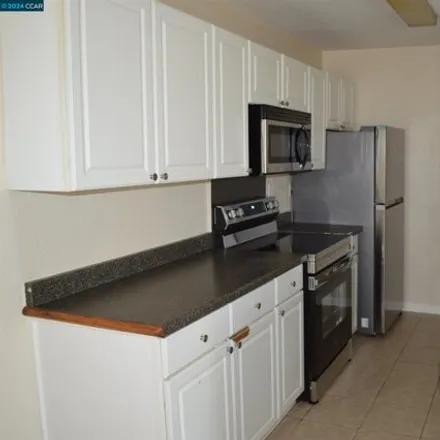 Image 3 - 2308 Peppertree Way Apt 2, Antioch, California, 94509 - House for sale