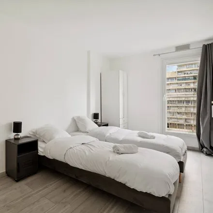 Rent this 2 bed apartment on 92000 Nanterre