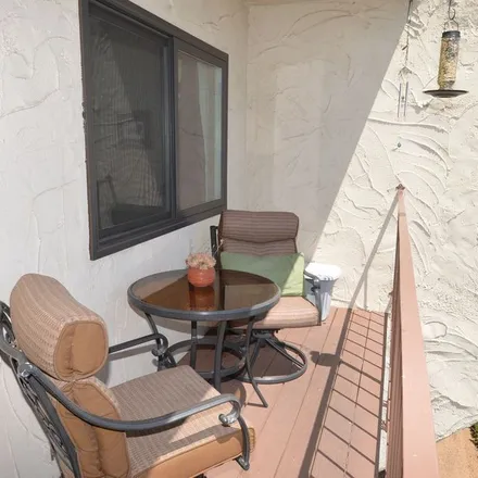 Image 6 - 2955 Cowley Way, San Diego, CA 92117, USA - Townhouse for rent
