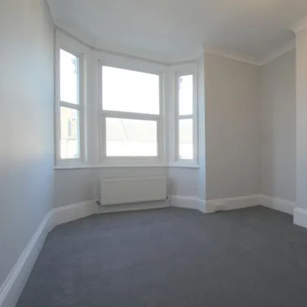 Image 4 - York Road, London, SW19 8TR, United Kingdom - Apartment for rent