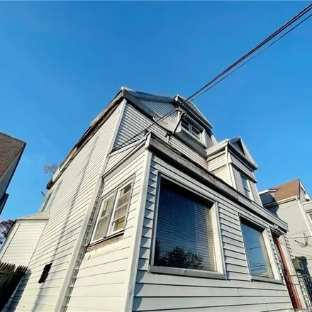 Image 5 - 1052 McLean Avenue - East 240th Street, City of Yonkers, NY 10704, USA - House for sale