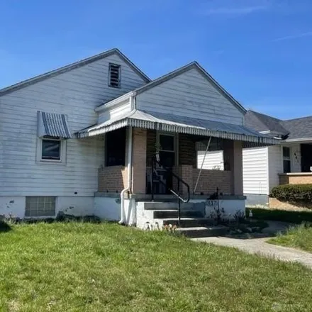 Buy this 2 bed house on 661 Gramont Avenue in Dayton, OH 45402